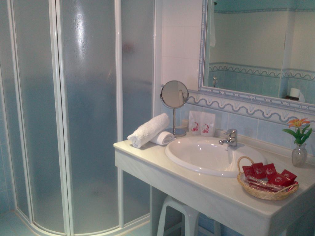 Hostal Rural La Casa Verde Cheles Екстериор снимка